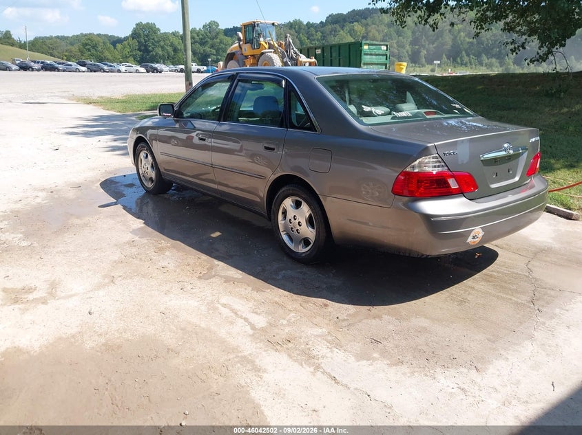 2004 TOYOTA AVALON auction photo 3
