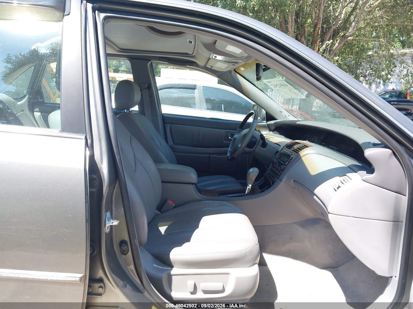 2004 TOYOTA AVALON auction photo 5