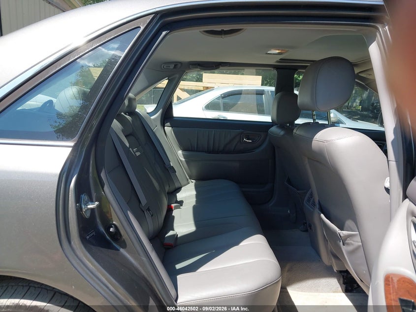 2004 TOYOTA AVALON auction photo 8