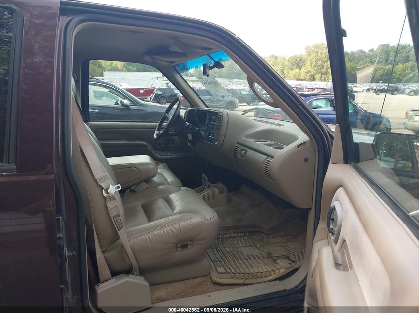 1996 CHEVROLET TAHOE auction photo 5
