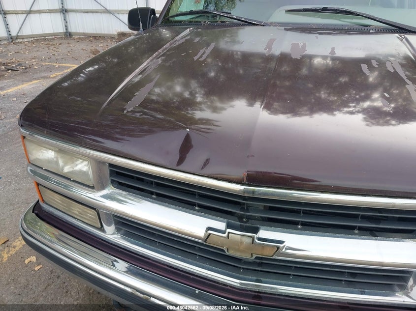 1996 CHEVROLET TAHOE auction photo 6