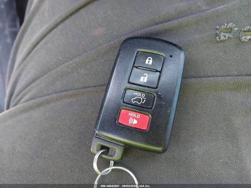TOYOTA RAV4 - zdjęcie 11