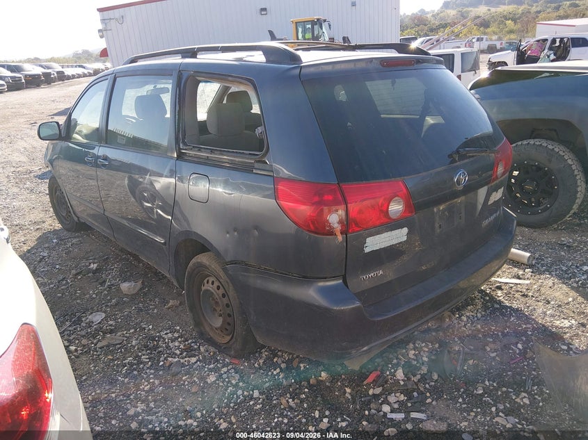 2008 TOYOTA SIENNA auction photo 3