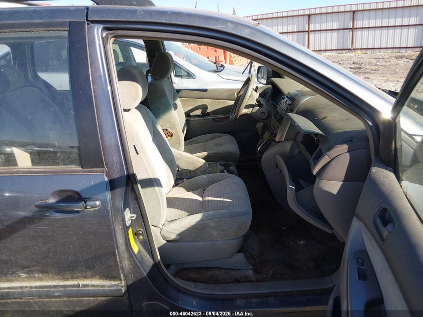 2008 TOYOTA SIENNA auction photo 5
