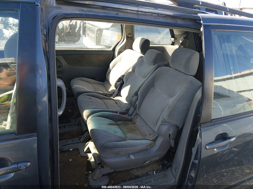 2008 TOYOTA SIENNA auction photo 8