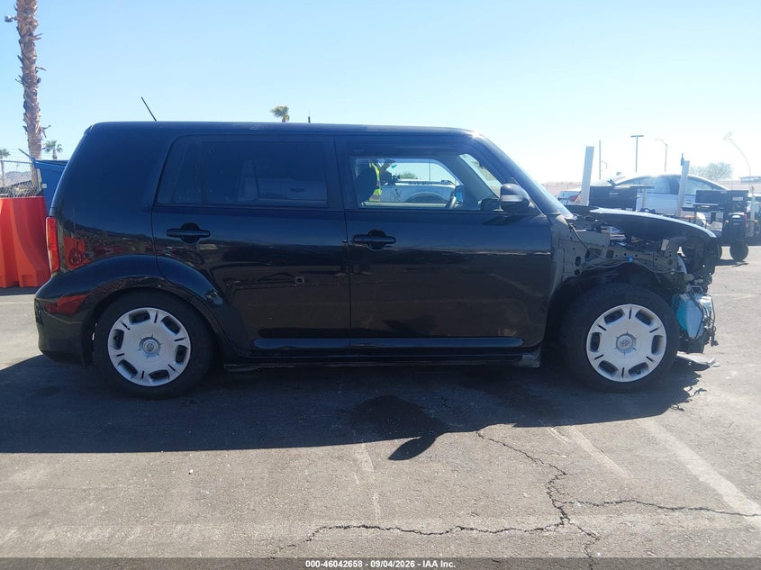 2012 SCION XB · Фото 14