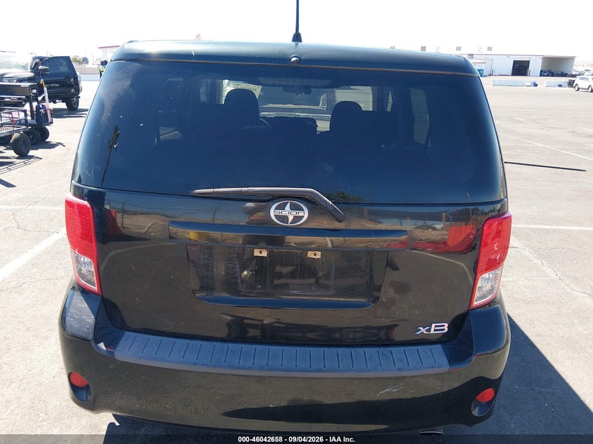 2012 SCION XB · Фото 17