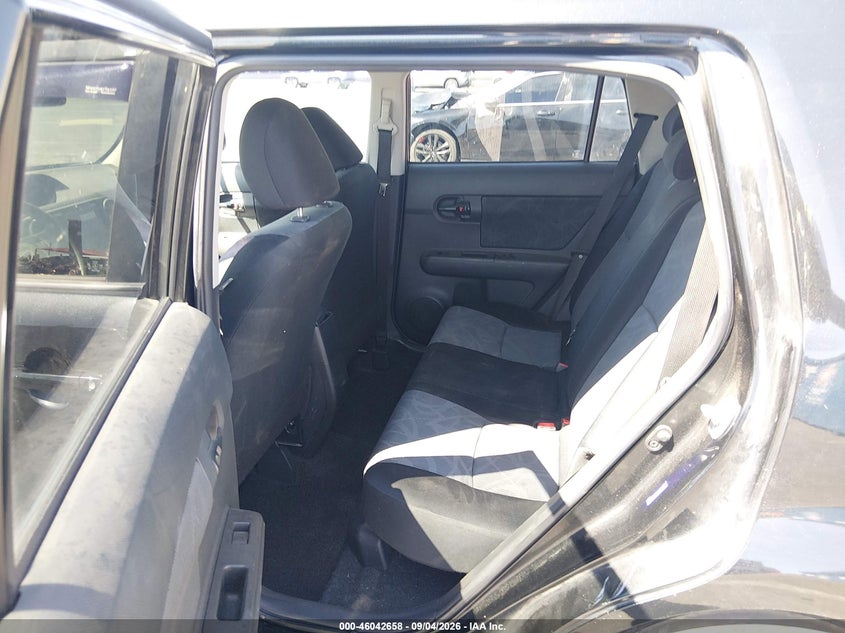 2012 SCION XB · Фото 8