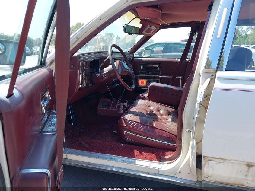 1991 CADILLAC BROUGHAM auction photo 5