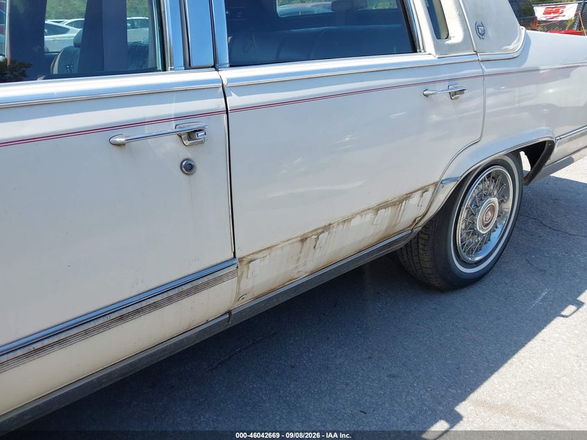 1991 CADILLAC BROUGHAM auction photo 6