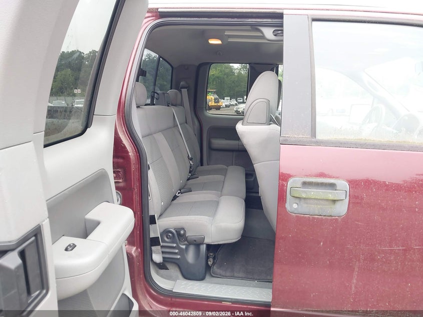 2004 FORD F-150 auction photo 8