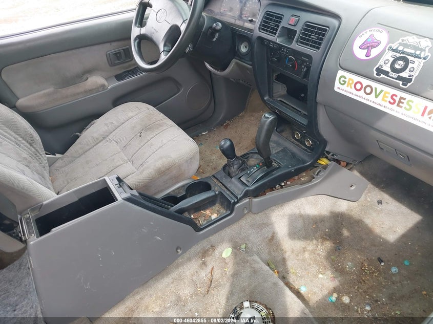 2002 TOYOTA 4RUNNER auction photo 5