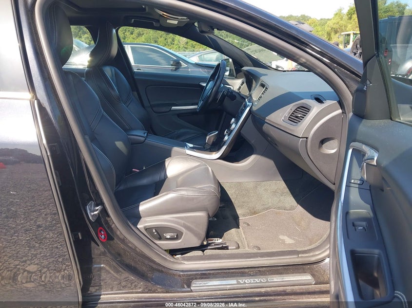 2015 VOLVO V60 auction photo 5