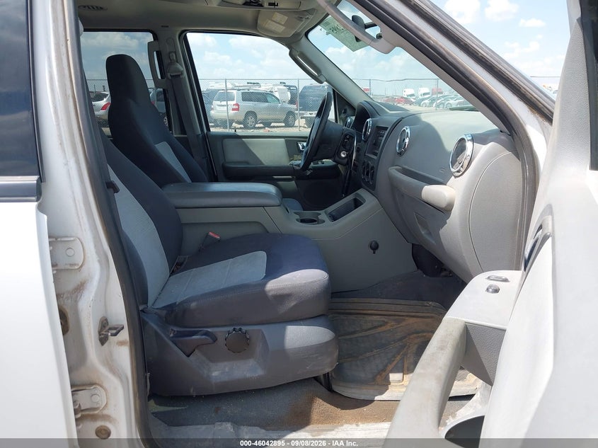 2005 FORD EXPEDITION auction photo 5