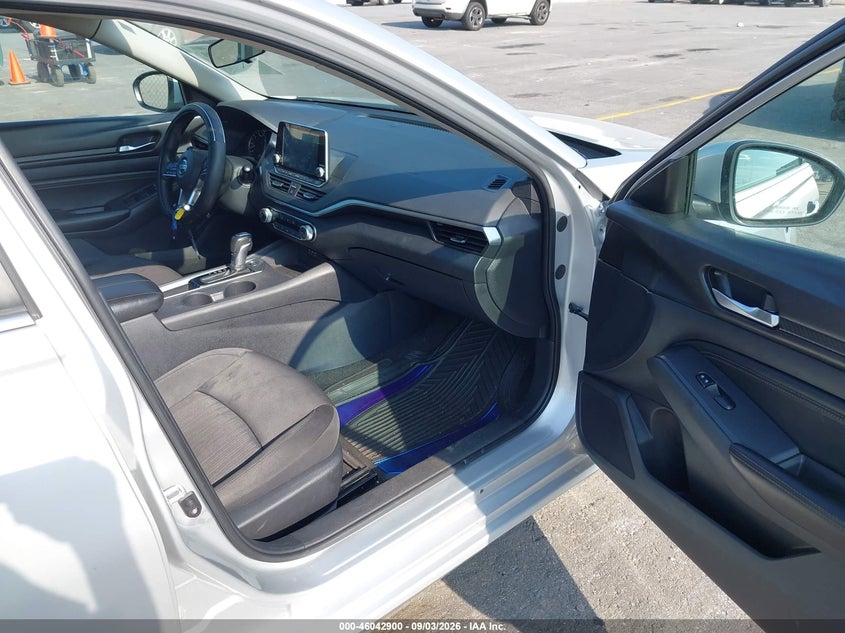 2020 NISSAN ALTIMA auction photo 5