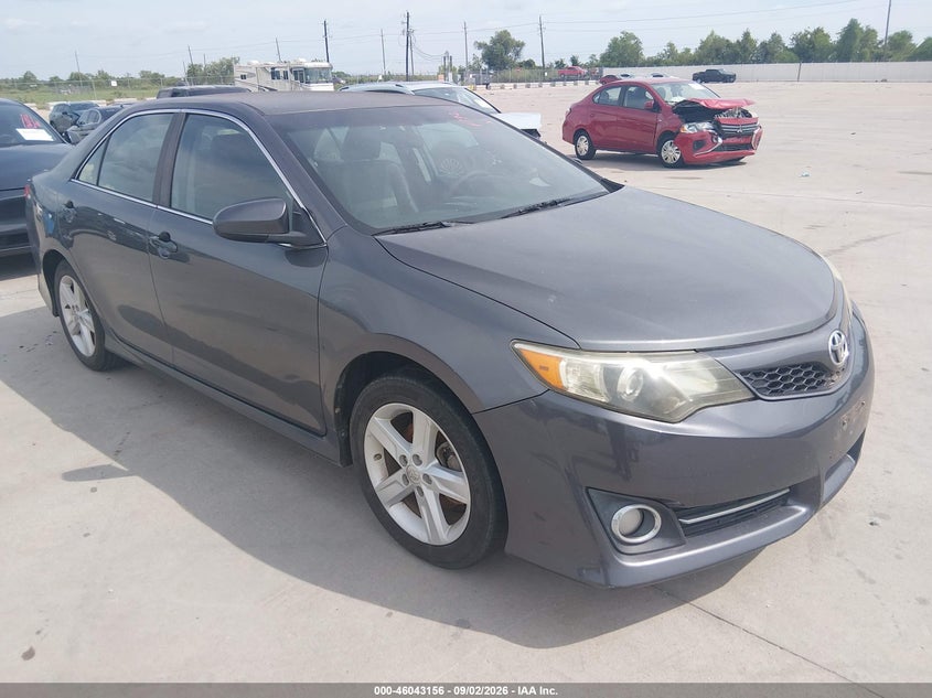 2013 TOYOTA CAMRY auction photo 1