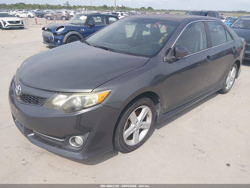 2013 TOYOTA CAMRY auction photo 2