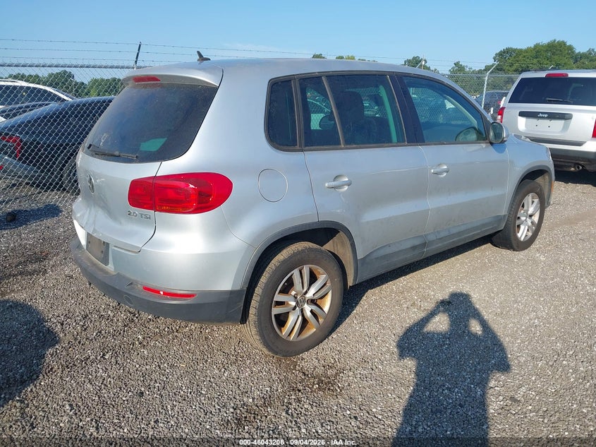 2012 VOLKSWAGEN TIGUAN auction photo 4