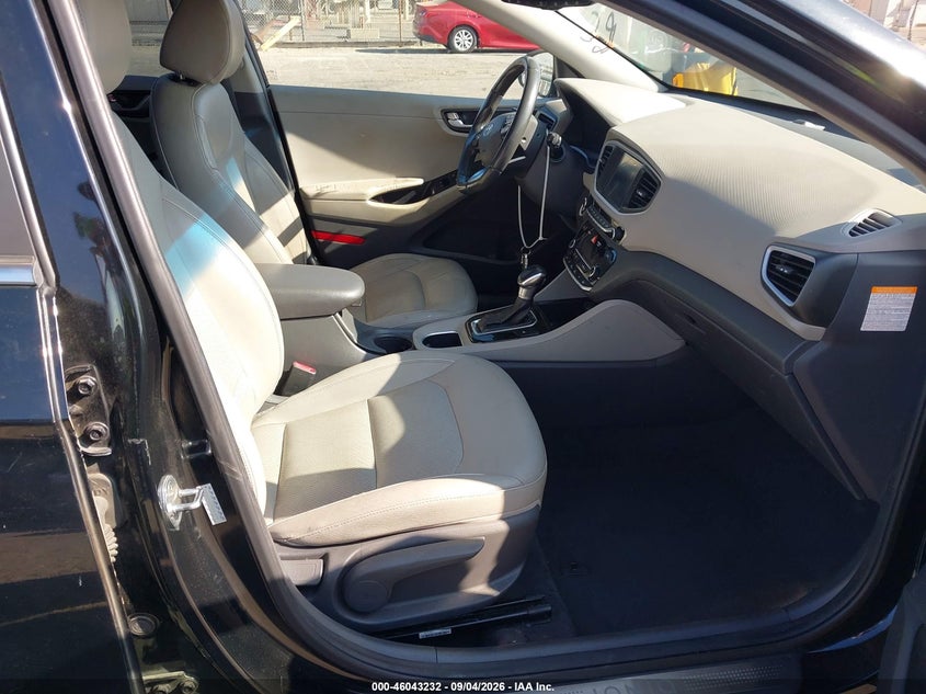 HYUNDAI IONIQ HYBRID 2017 VIN KMHC85LC3HU021059