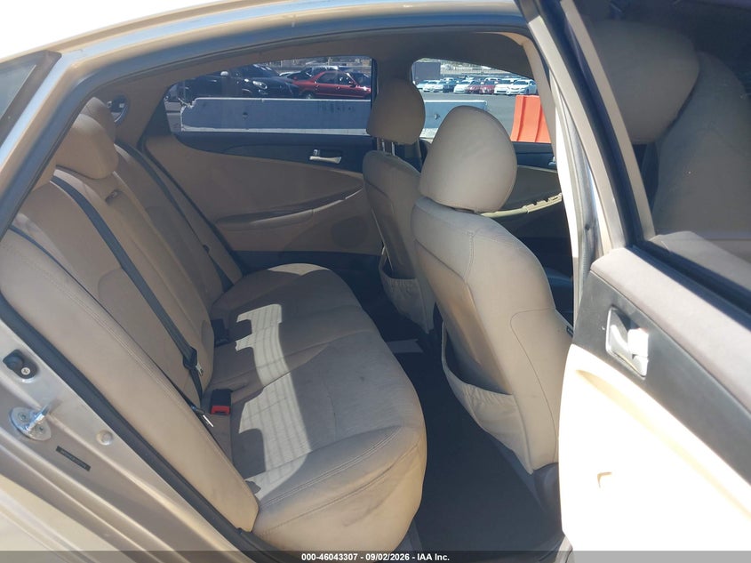2012 HYUNDAI SONATA SEDAN 2.4L I-4 DI, DOHC, VVT, REGULAR , 190HP