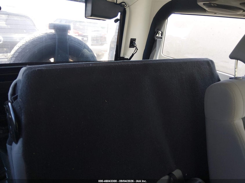 2010 JEEP WRANGLER auction photo 8