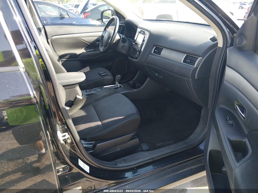 2014 MITSUBISHI OUTLANDER auction photo 5