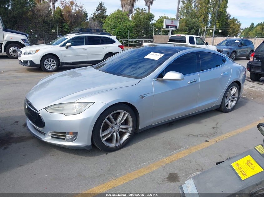 Фото 2 - TESLA MODEL S