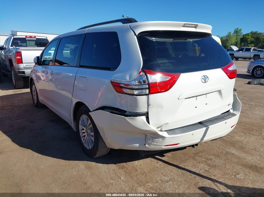 TOYOTA SIENNA - zdjęcie 3