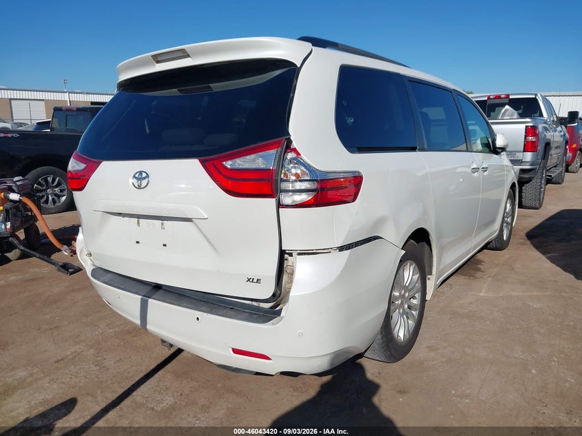 TOYOTA SIENNA - zdjęcie 4