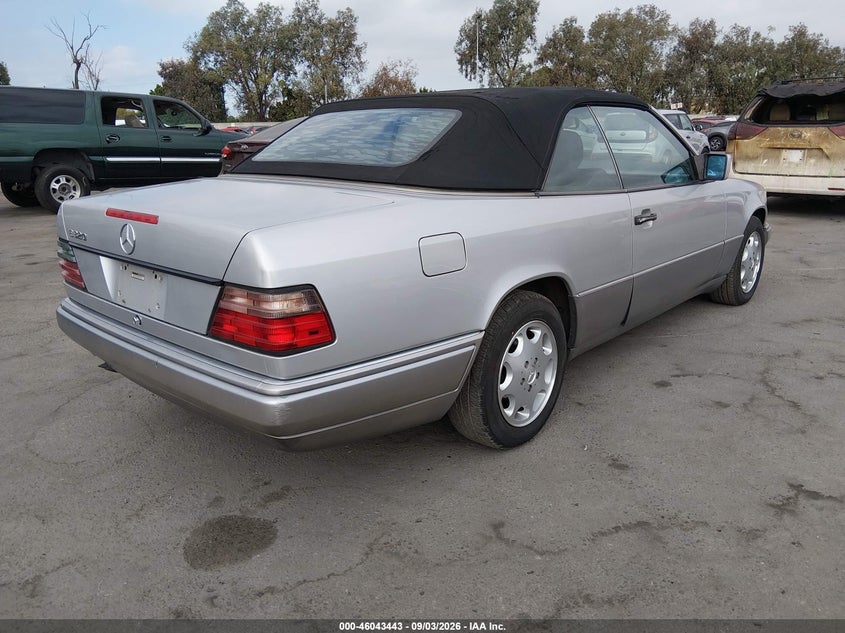 1995 MERCEDES-BENZ E auction photo 4