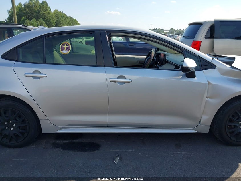 TOYOTA COROLLA - zdjęcie 14