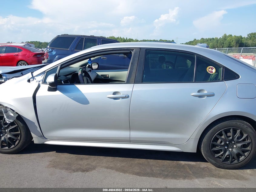 TOYOTA COROLLA - zdjęcie 15