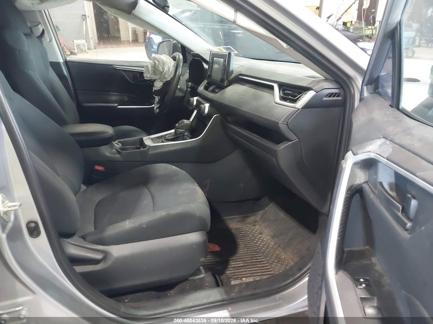 2019 TOYOTA RAV4 auction photo 5