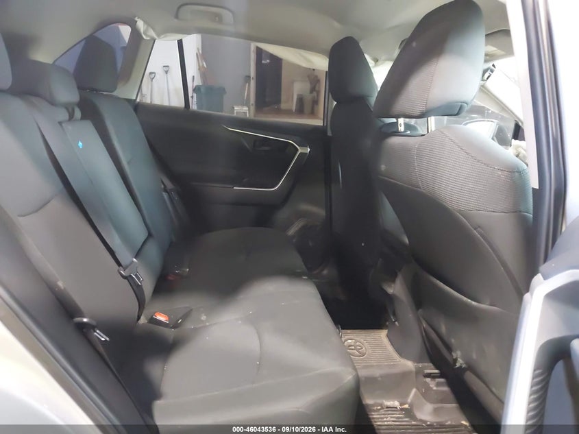 2019 TOYOTA RAV4 auction photo 8