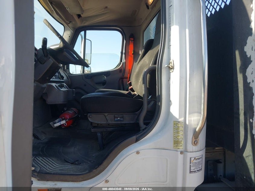 2016 FREIGHTLINER M2 auction photo 6