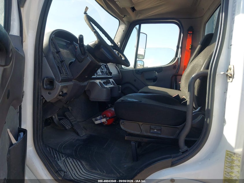 2016 FREIGHTLINER M2 auction photo 7