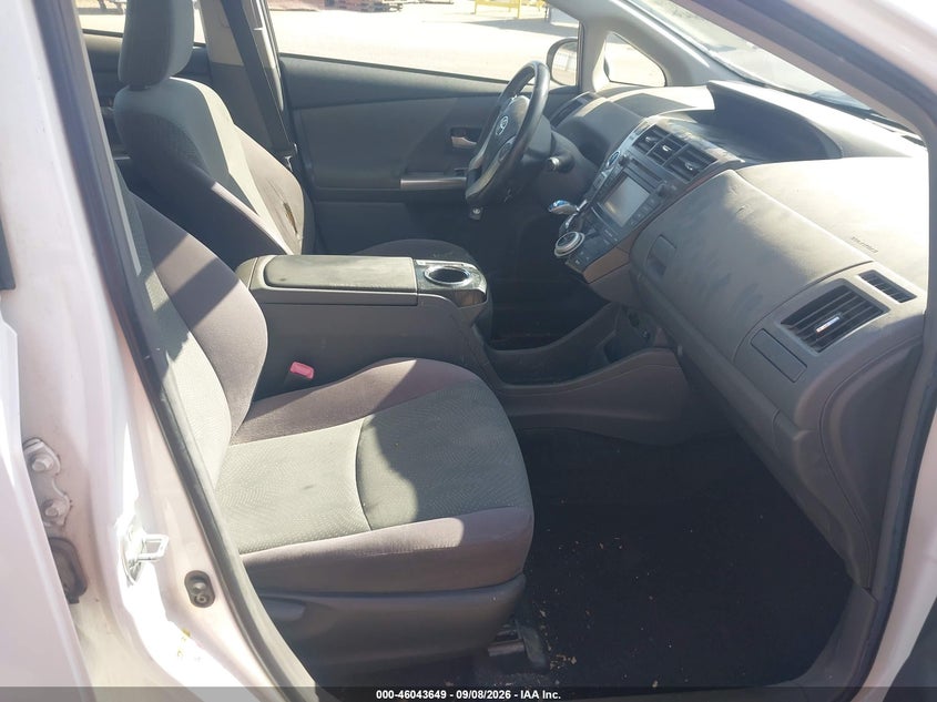 2012 TOYOTA PRIUS V auction photo 5