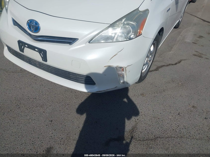 2012 TOYOTA PRIUS V auction photo 6