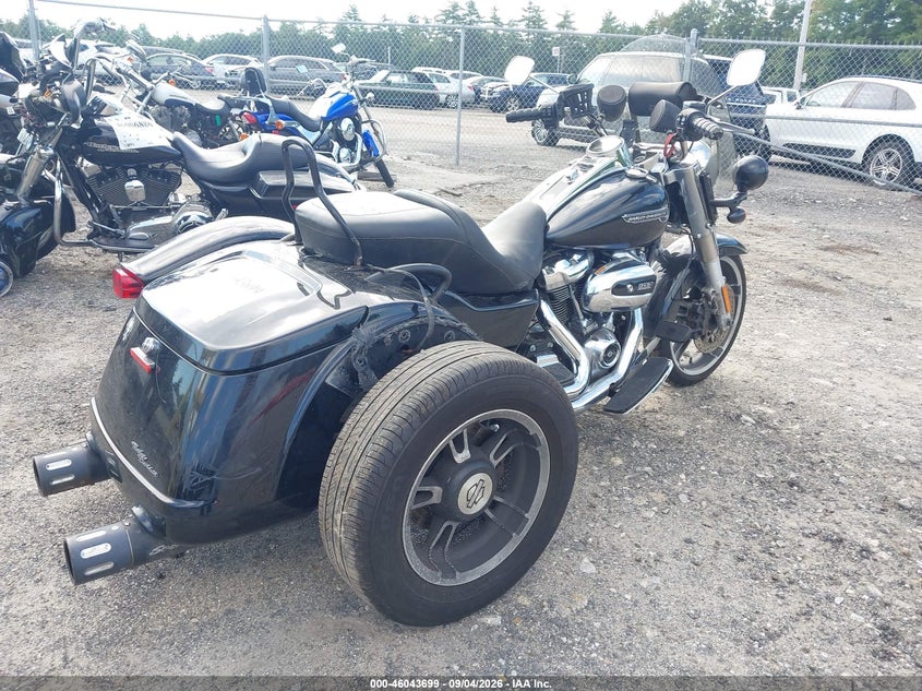 HARLEY-DAVIDSON FLRT 2017