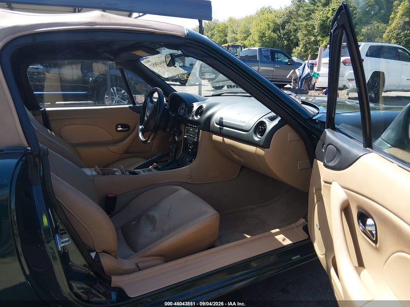 MAZDA MX-5 MIATA 2002 VIN JM1NB353820227864