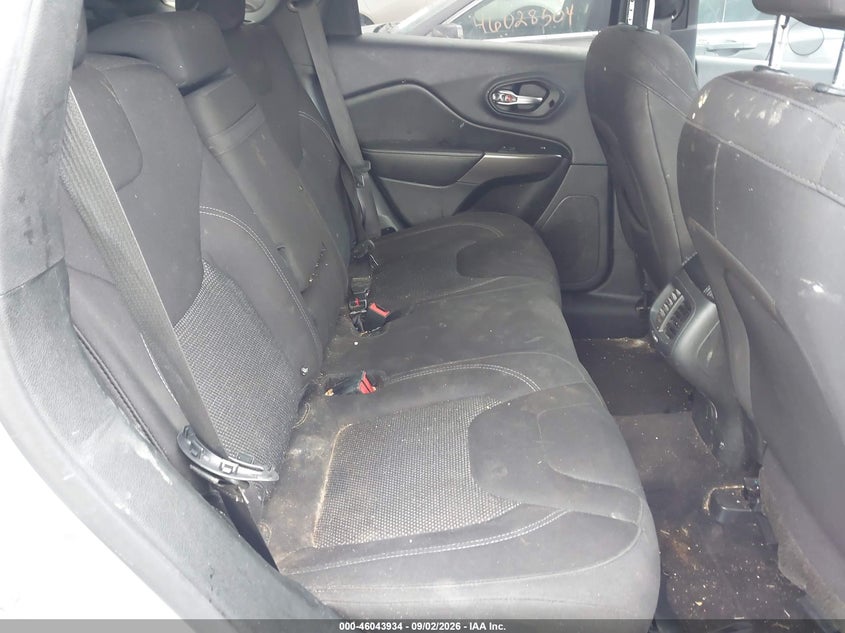 2019 JEEP CHEROKEE auction photo 8