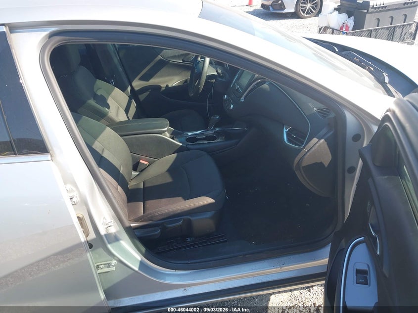 CHEVROLET MALIBU 2018 VIN 1G1ZD5ST8JF265014