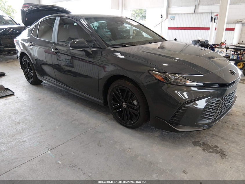TOYOTA CAMRY - zdjęcie 1