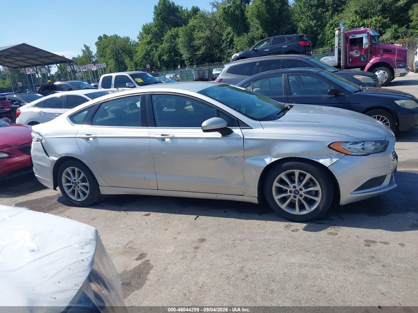 2017 FORD FUSION SE · Фото 13