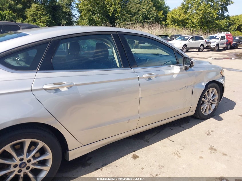 2017 FORD FUSION SE · Фото 17