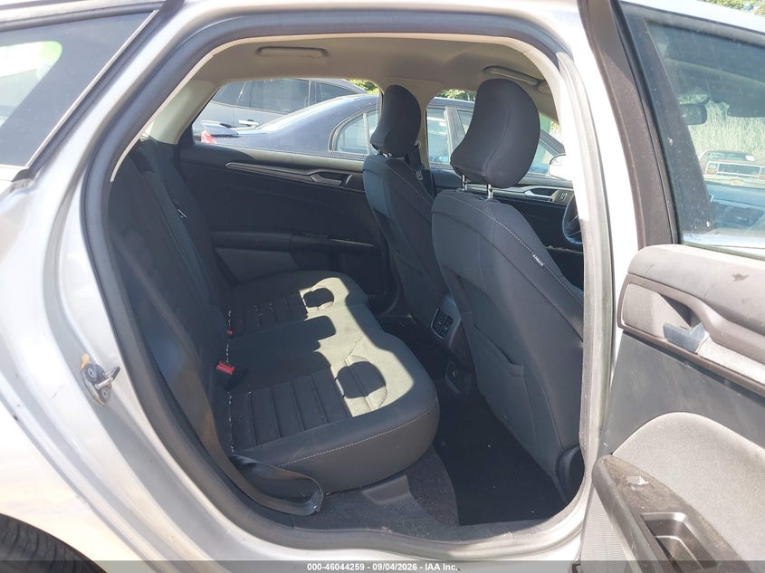 2017 FORD FUSION SE · Фото 8