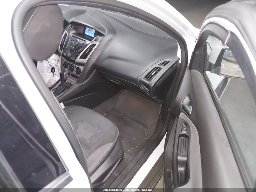 FORD FOCUS 2014 VIN 1FADP3K2XEL282639
