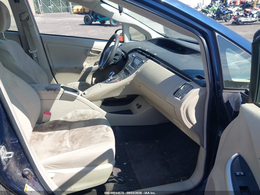 2013 TOYOTA PRIUS auction photo 5