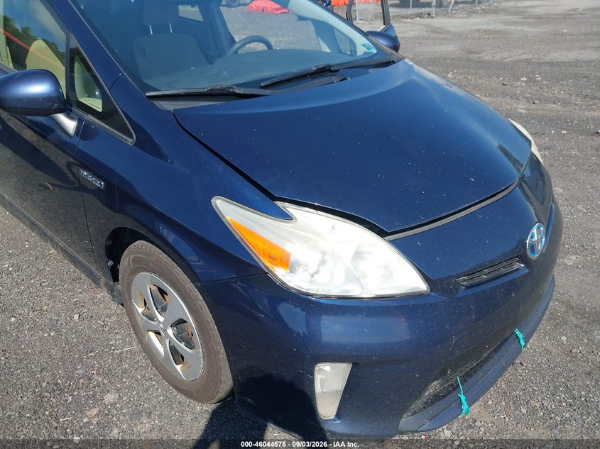 2013 TOYOTA PRIUS auction photo 6