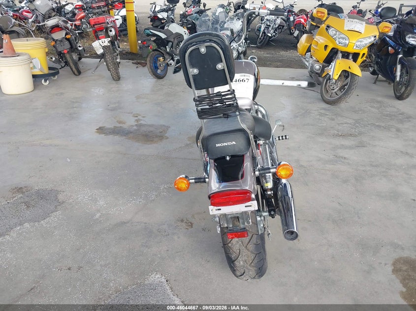 2000 HONDA VT1100 auction photo 6